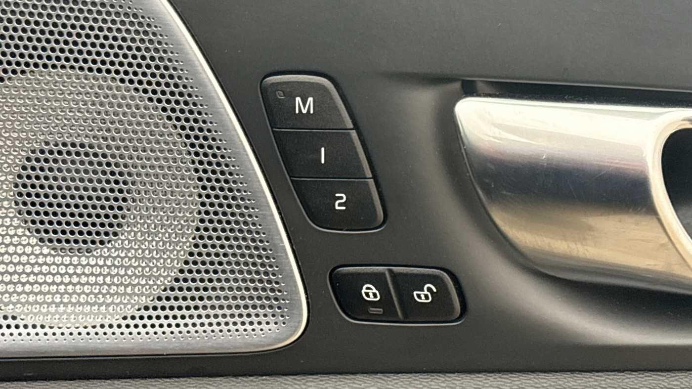 Used Volvo XC60 2025 for sale - 77784096: Photo 16