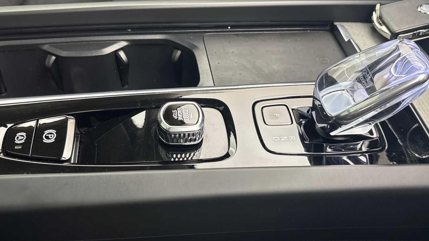 Used Volvo XC60 2025 for sale - 77784096: Photo 41