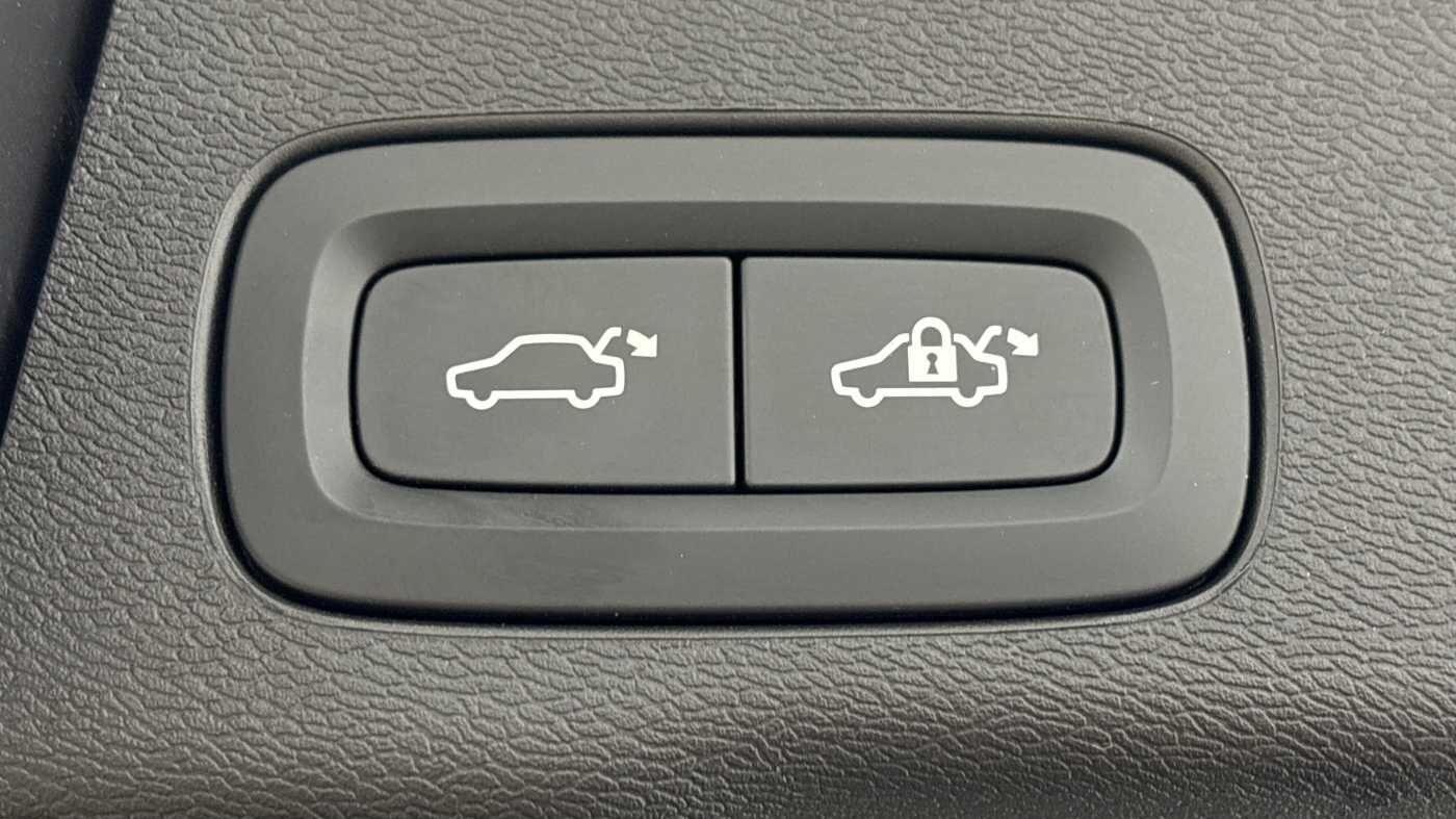 Used Volvo XC60 2025 for sale - 77156783: Photo 15