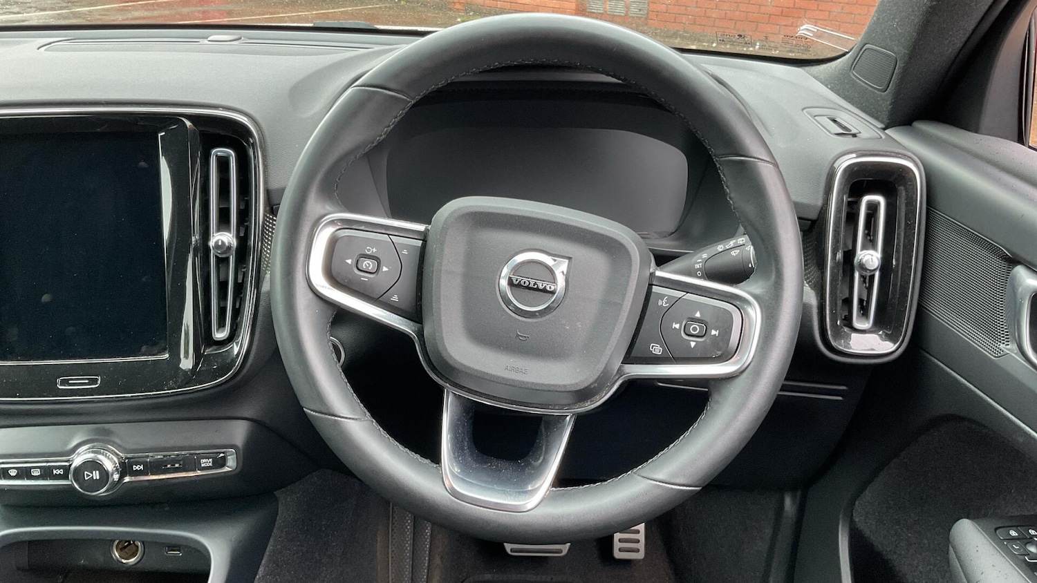 Used Volvo XC40 2021 for sale - 76399233: Photo 11