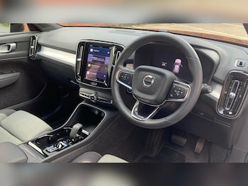 Used Volvo XC40 2023 for sale - 75364029: Photo