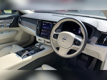 Used Volvo V90 2023 for sale - 75539539: Photo
