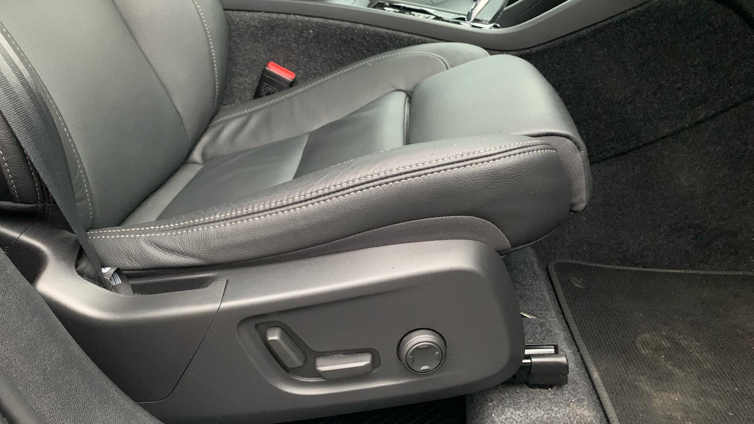 Used Volvo XC40 2024 for sale - 77215750: Photo 30