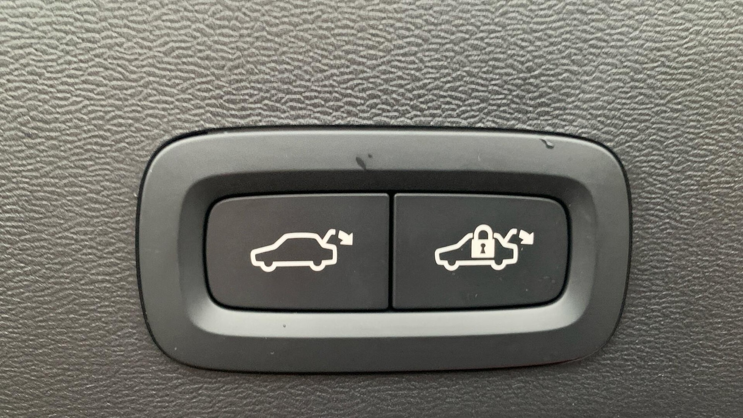 Used Volvo XC40 2024 for sale - 77215750: Photo 35