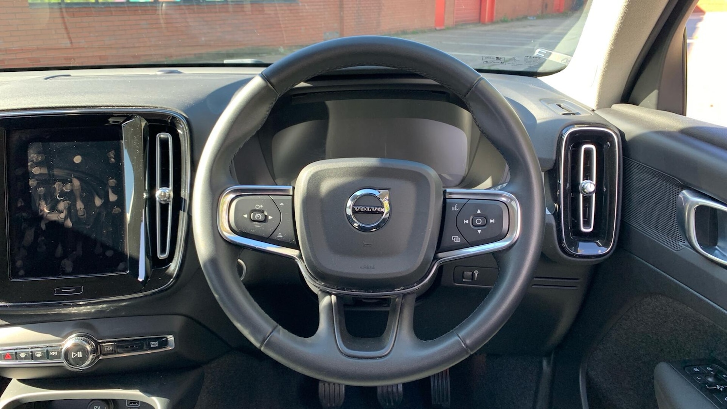 Used Volvo XC40 2021 for sale - 76072031: Photo 10