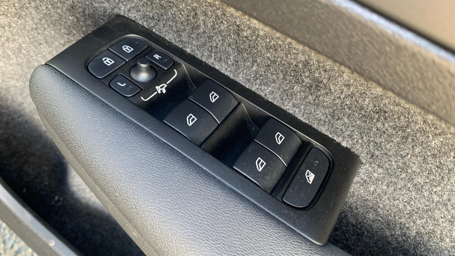 Used Volvo XC40 2021 for sale - 76072031: Photo 24
