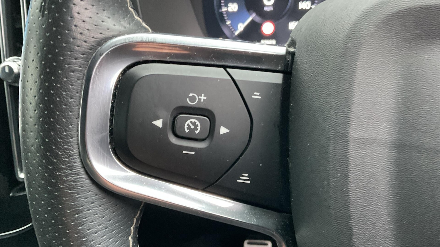 Used Volvo XC40 2021 for sale - 76832254: Photo 22