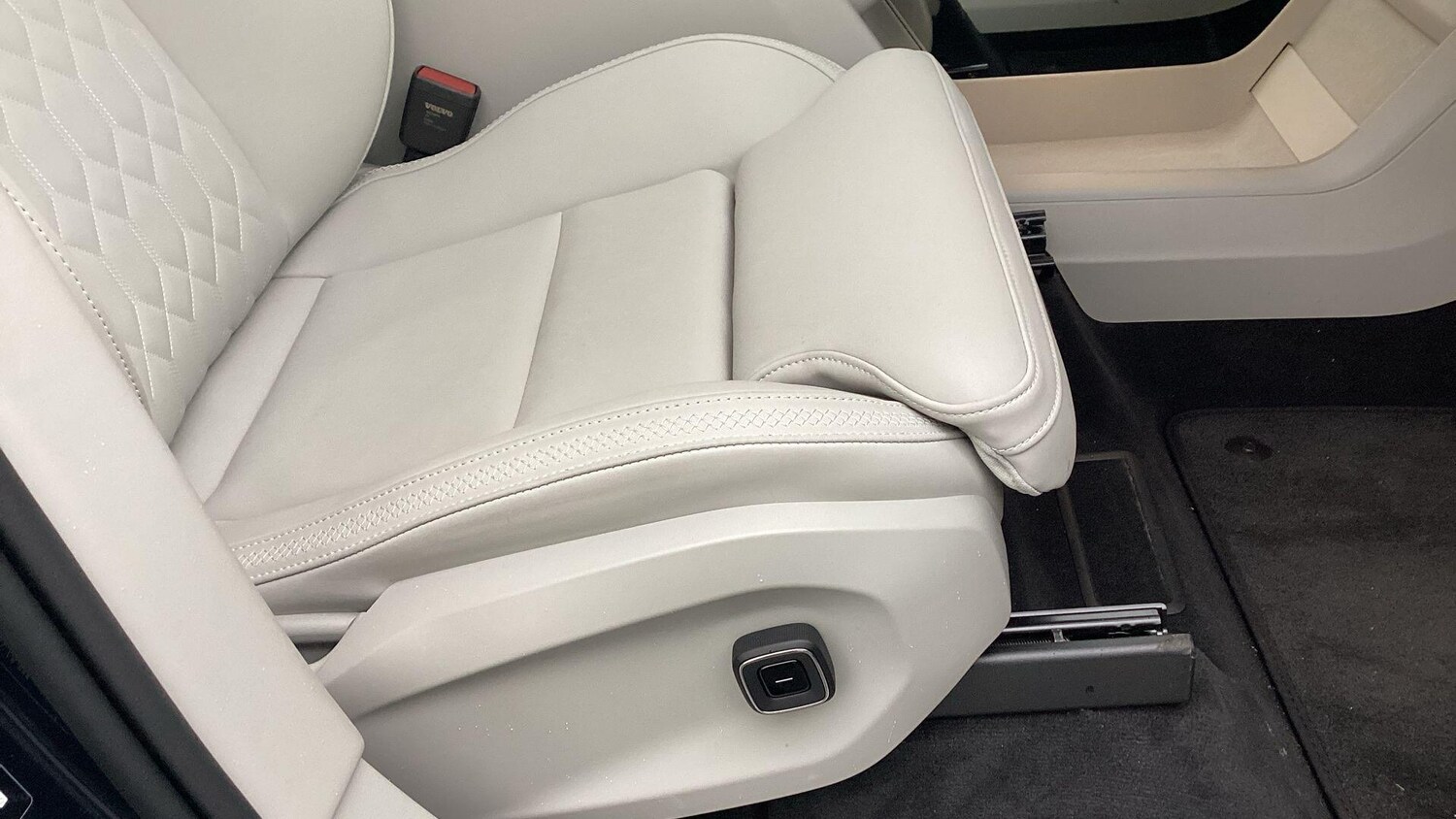 Used Volvo EX90 for sale - 77538389: Photo 44