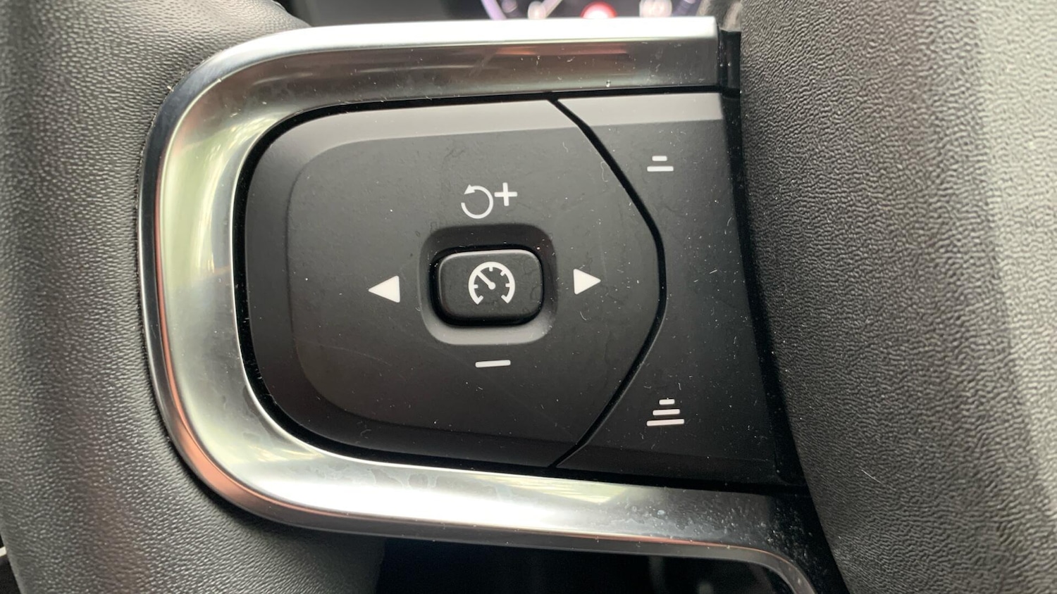 Used Volvo XC40 2022 for sale - 76071729: Photo 21