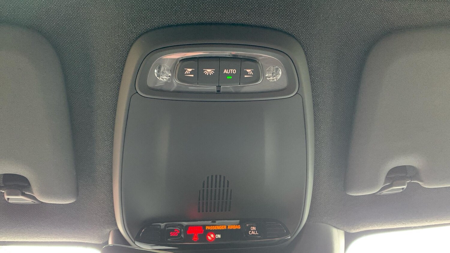Used Volvo XC40 2022 for sale - 76071729: Photo 28
