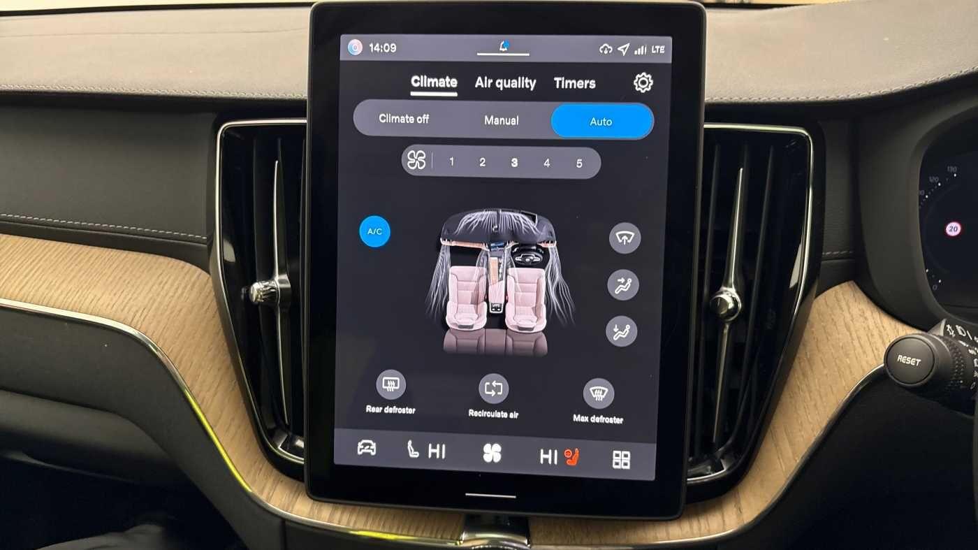 Used Volvo XC60 2025 for sale - 77564590: Photo 33