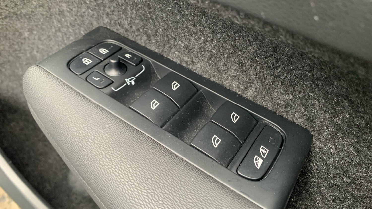 Used Volvo XC40 2023 for sale - 77625964: Photo 24