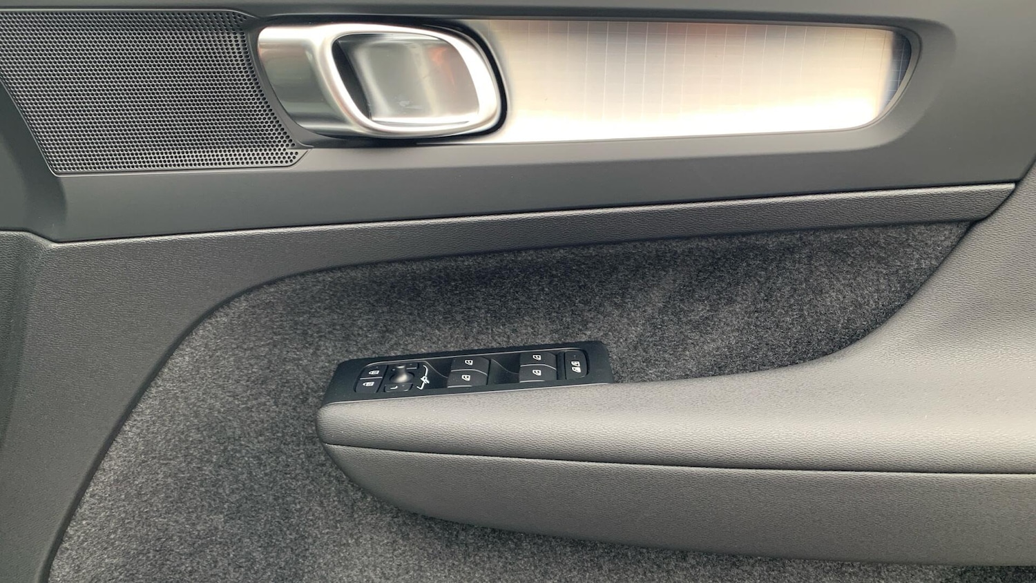 Used Volvo XC40 for sale - 77242611: Photo 30