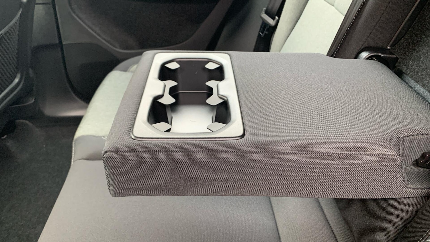 Used Volvo XC40 for sale - 77242611: Photo 35