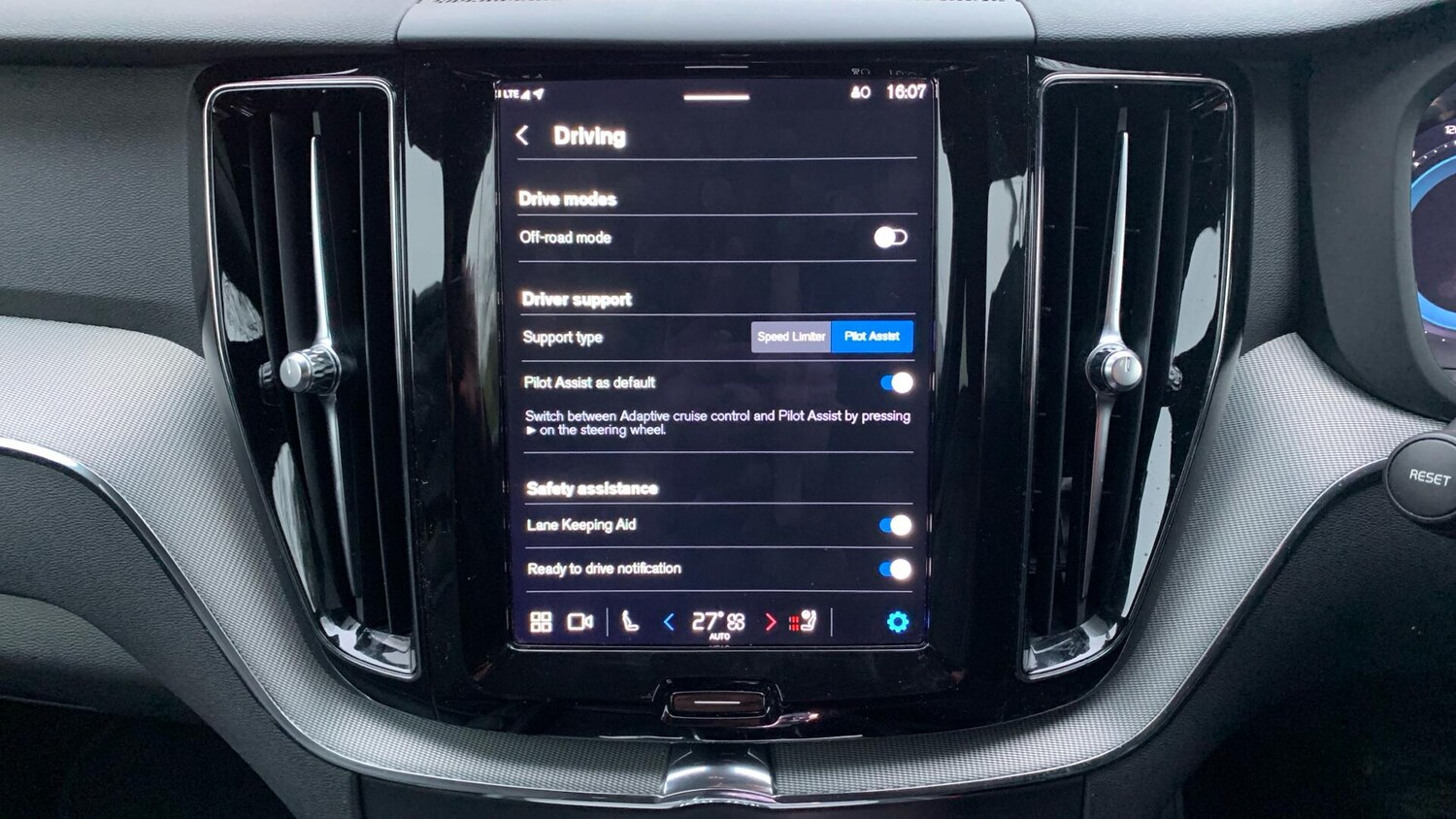 Used Volvo XC60 2023 for sale - 77468258: Photo 17