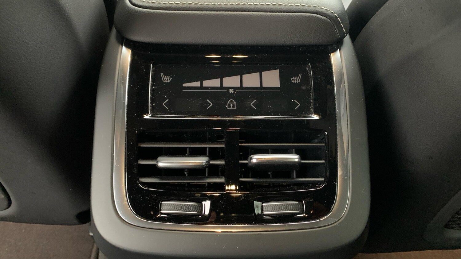 Used Volvo XC60 2023 for sale - 77468258: Photo 36