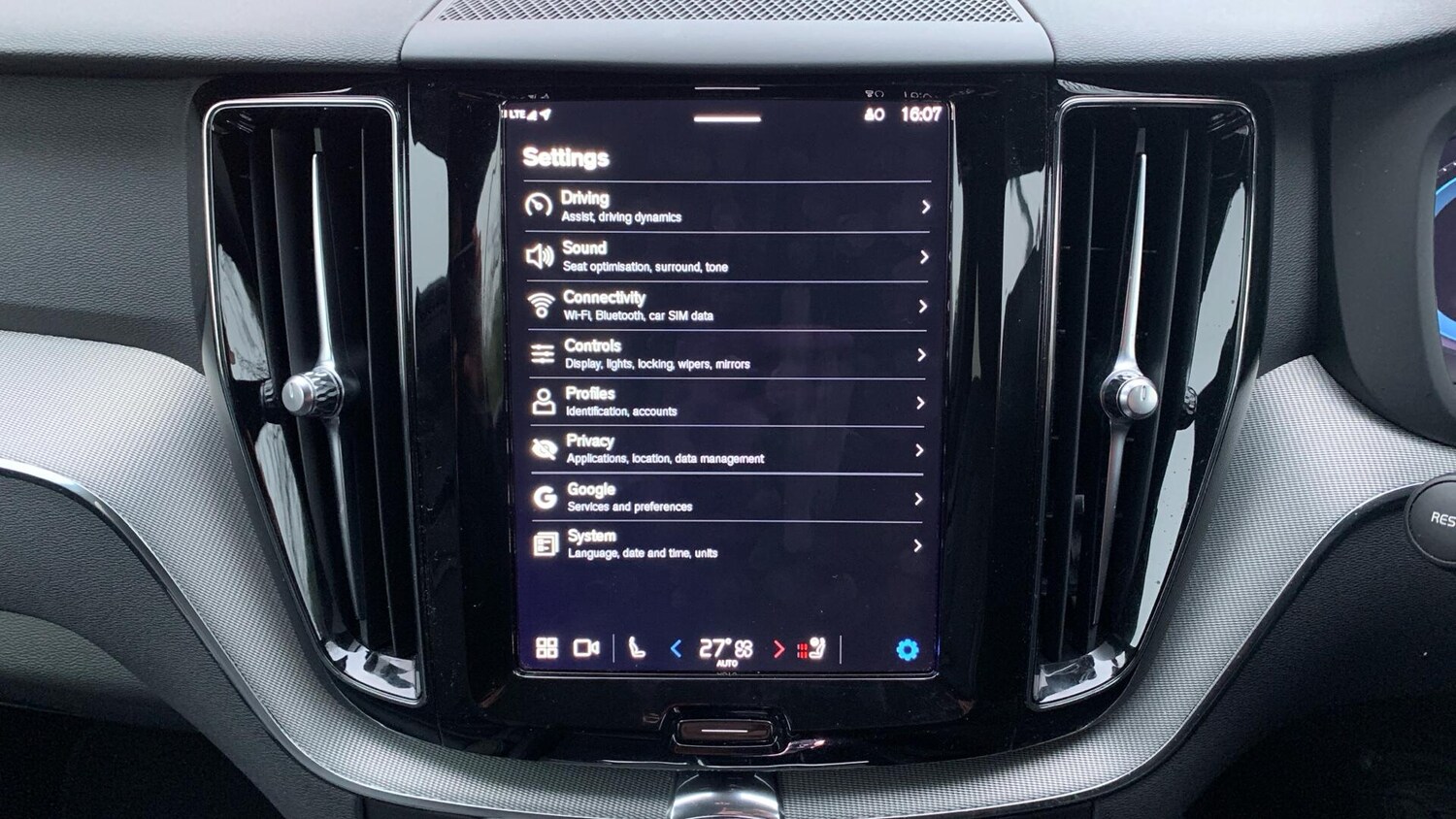 Used Volvo XC60 2023 for sale - 77468258: Photo 39