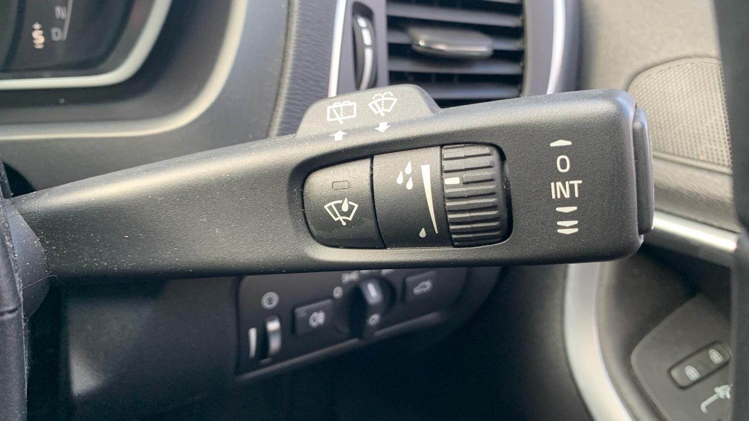 Used Volvo V40 Cross Country for sale - 77824087: Photo 23