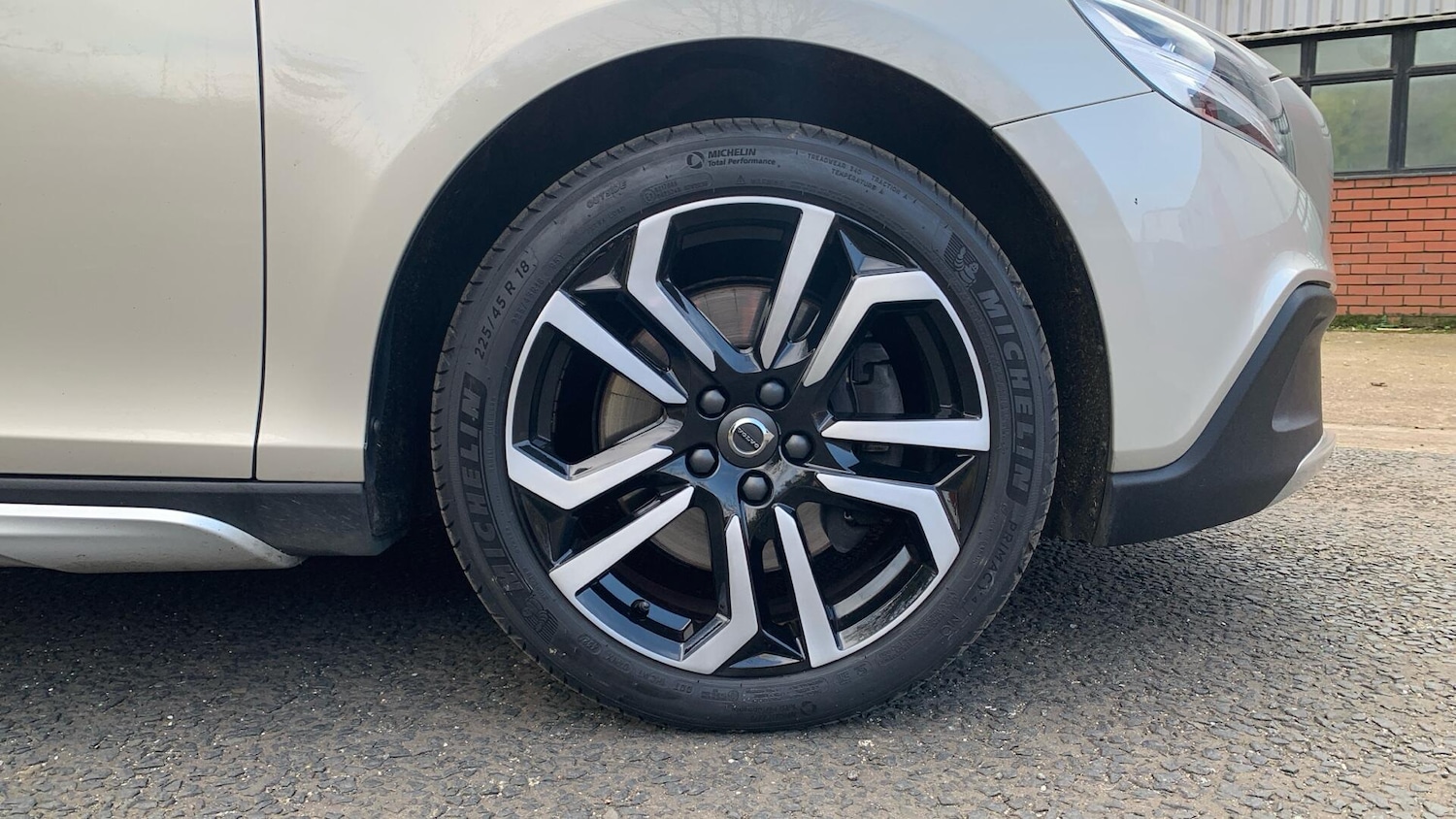 Used Volvo V40 Cross Country for sale - 77824087: Photo 9