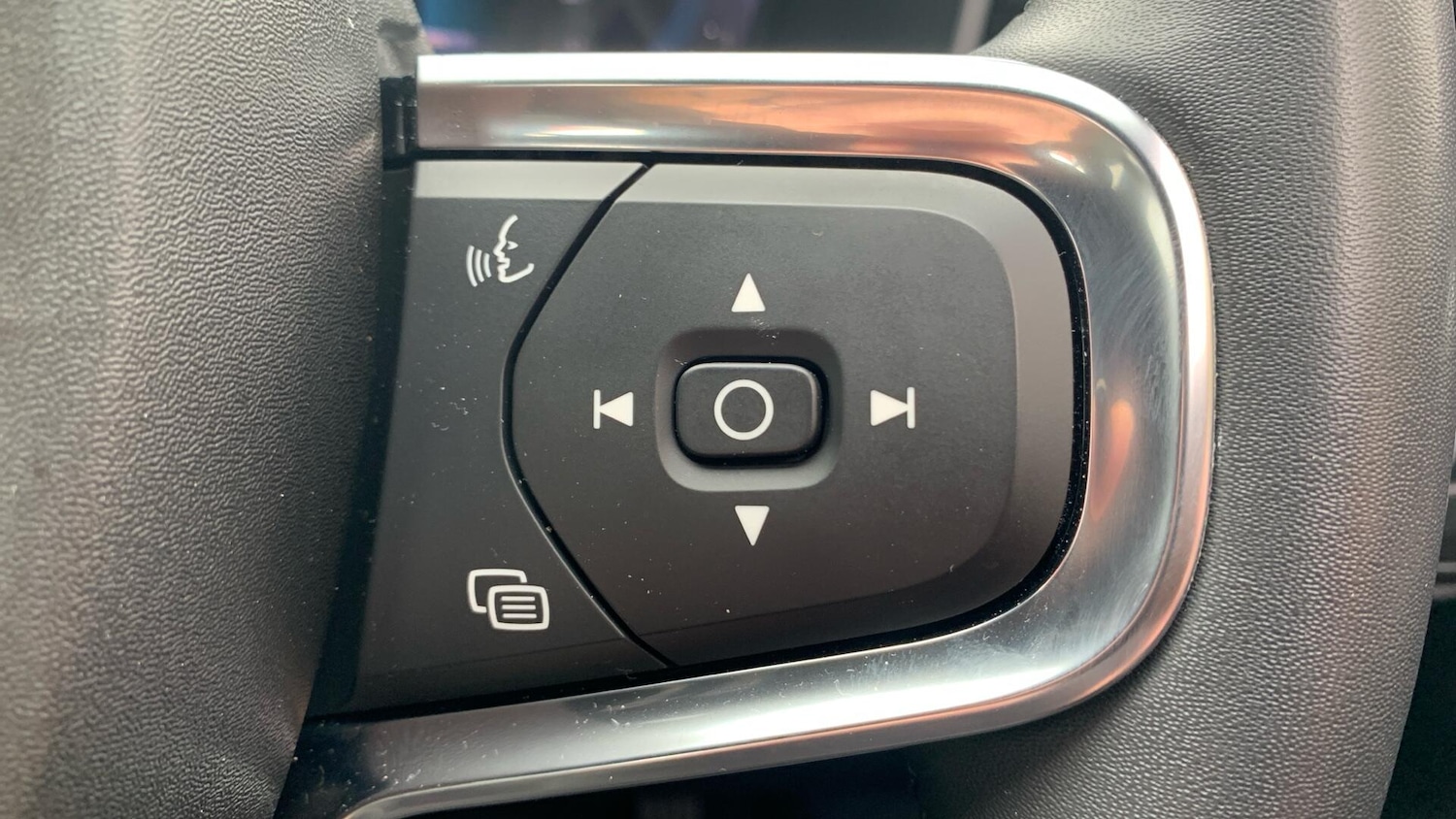 Used Volvo XC40 2022 for sale - 76370591: Photo 23