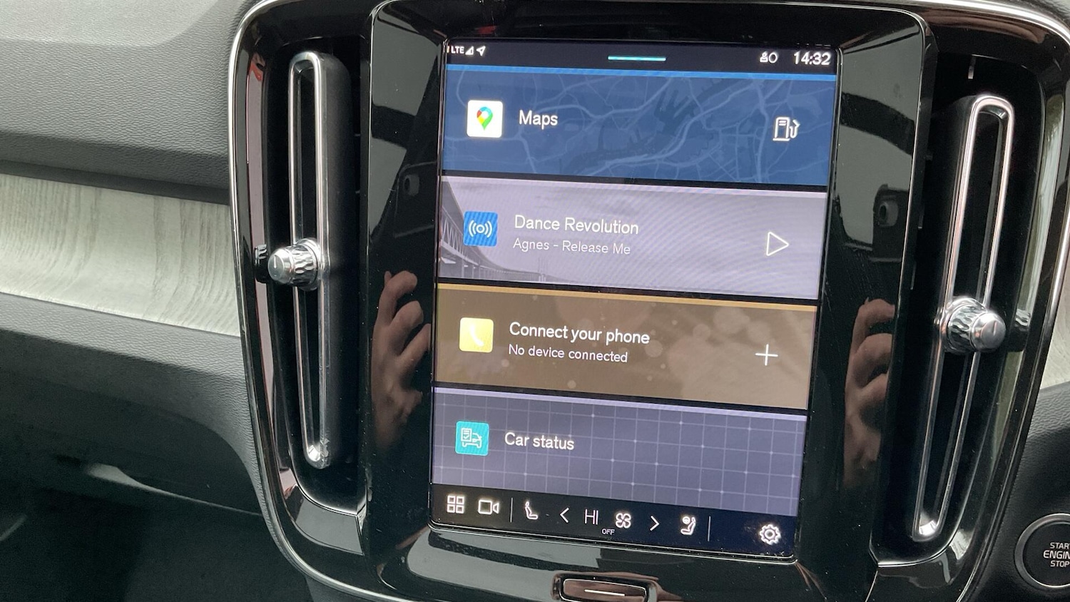 Used Volvo XC40 2025 for sale - 76825232: Photo 16