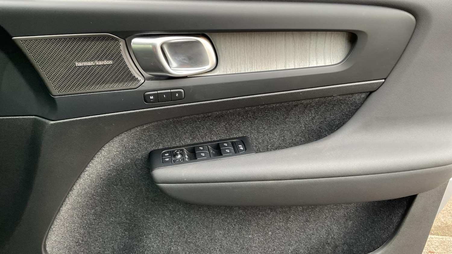 Used Volvo XC40 2025 for sale - 76825232: Photo 30