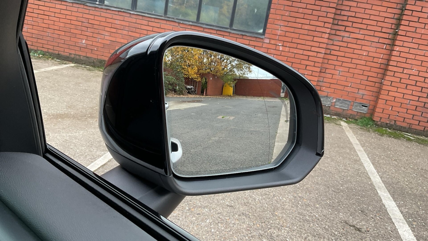 Used Volvo XC40 2025 for sale - 76825232: Photo 33