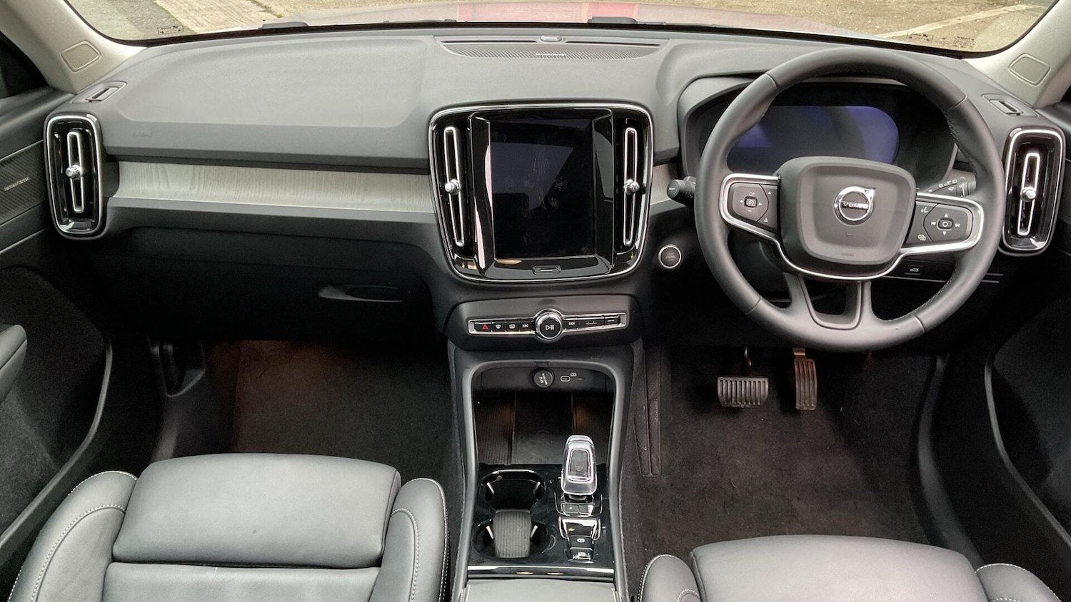 Used Volvo XC40 2025 for sale - 76825232: Photo 6