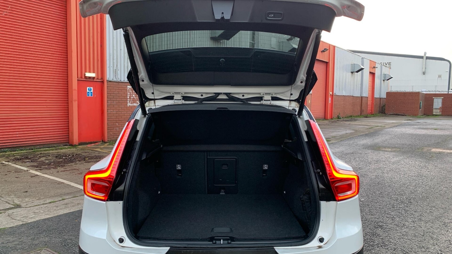 Used Volvo XC40 for sale - 77190761: Photo 13