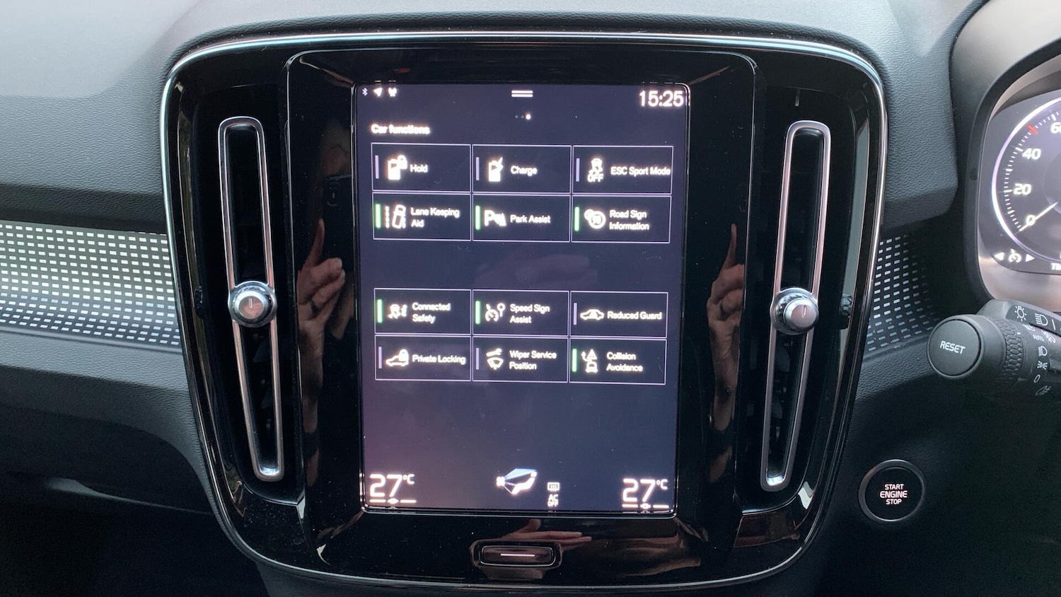 Used Volvo XC40 for sale - 77190761: Photo 17