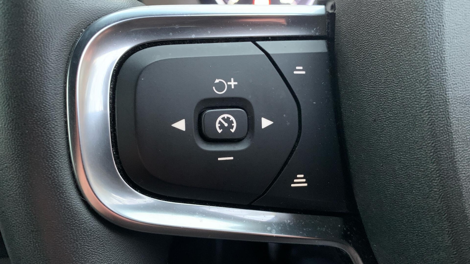 Used Volvo XC40 for sale - 77190761: Photo 21