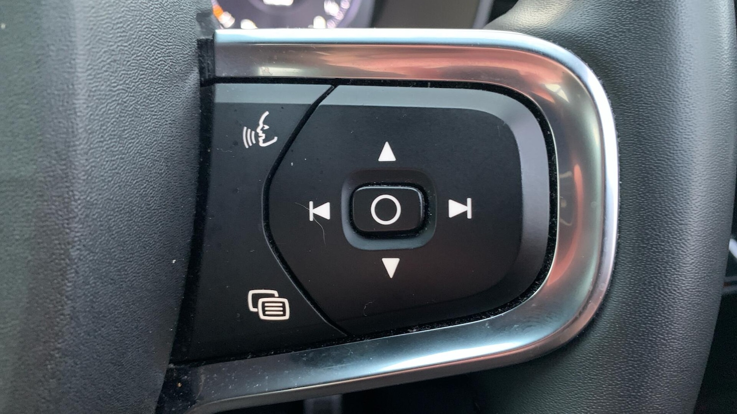 Used Volvo XC40 for sale - 77190761: Photo 22