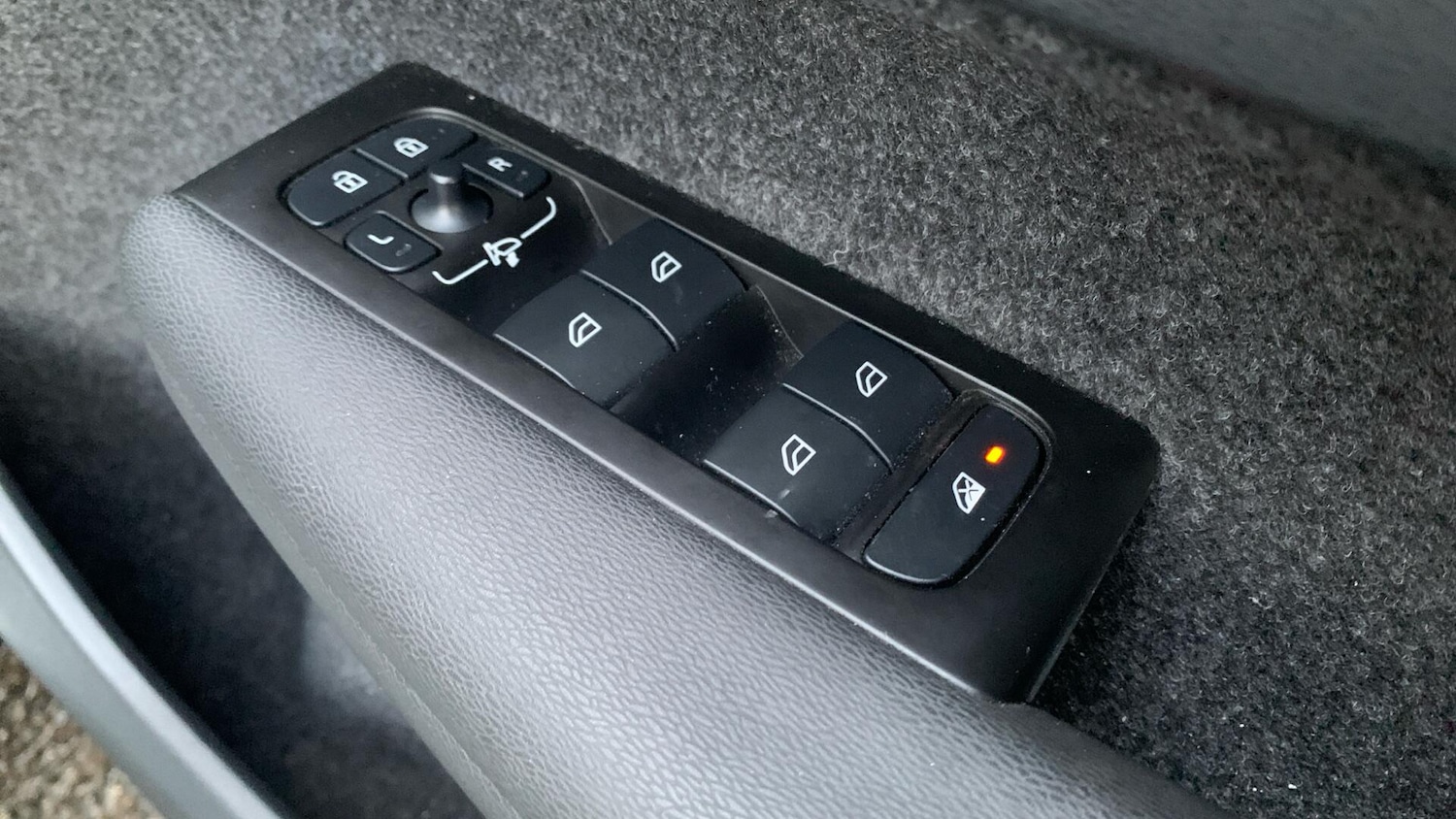 Used Volvo XC40 for sale - 77190761: Photo 24