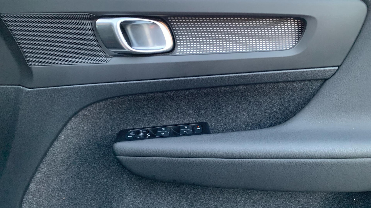 Used Volvo XC40 for sale - 77190761: Photo 29