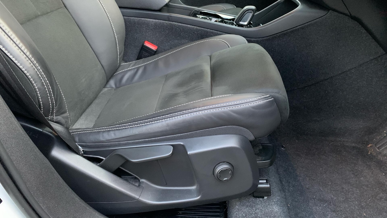 Used Volvo XC40 for sale - 77190761: Photo 30