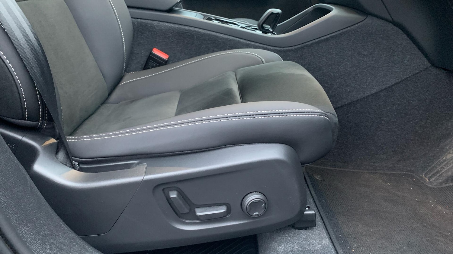 Used Volvo XC40 for sale - 77267163: Photo 30