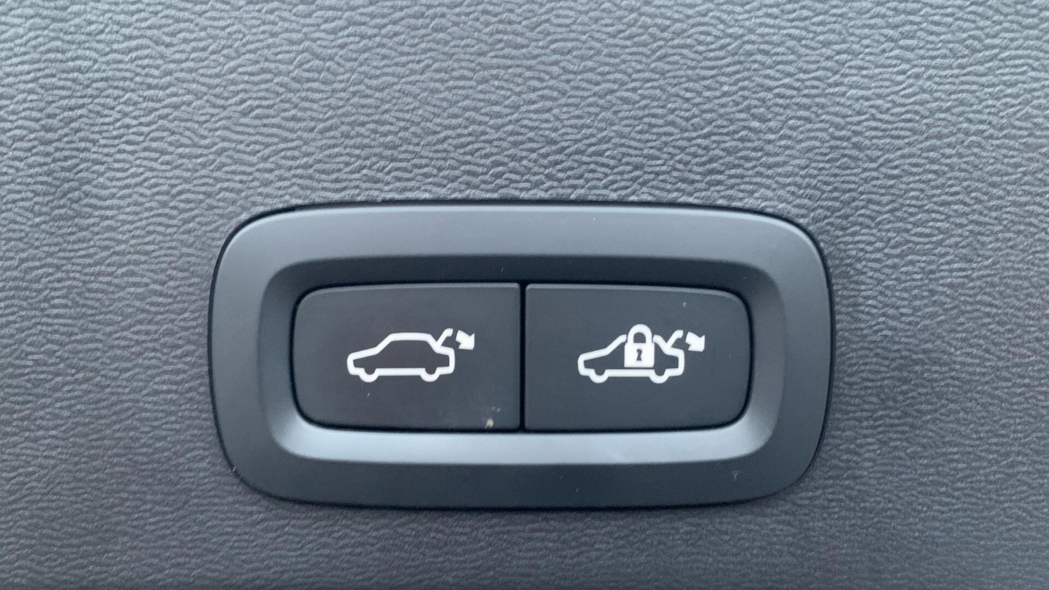 Used Volvo XC40 for sale - 77267163: Photo 35