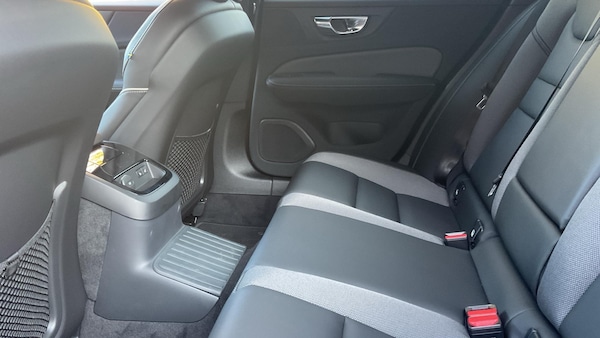 Used Volvo V60 2024 for sale - 73287138: Photo 10