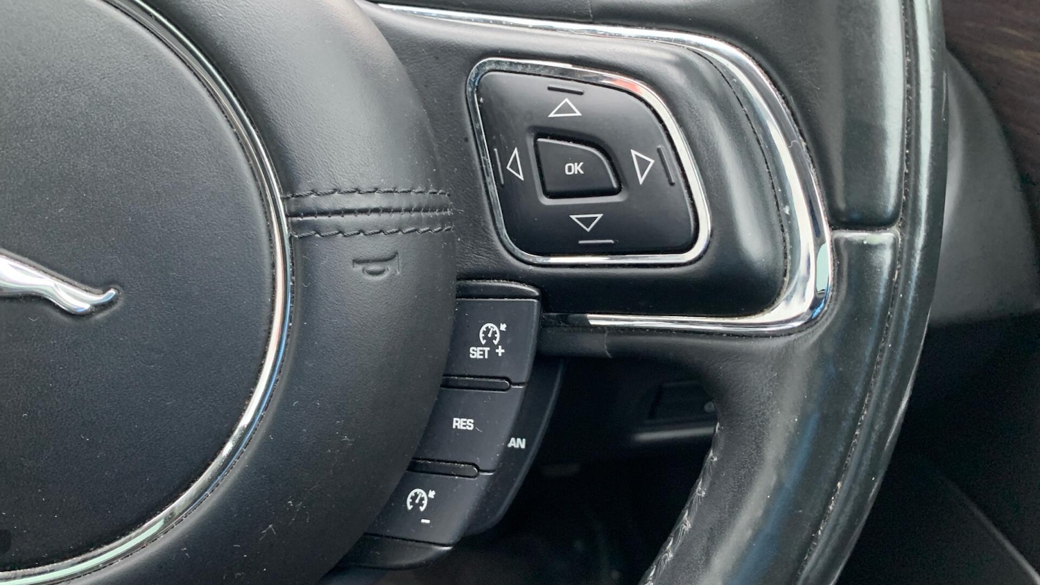 Used Jaguar XJ 2016 for sale - 76965178: Photo 22