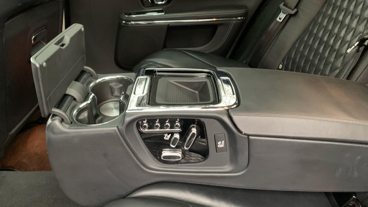 Used Jaguar XJ 2016 for sale - 76965178: Photo 34