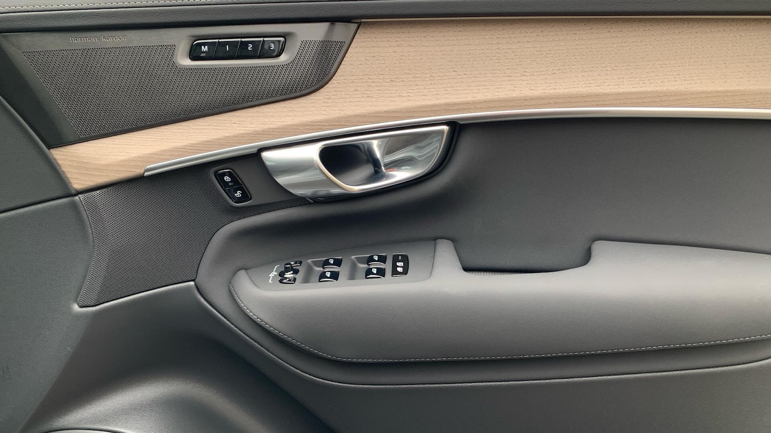 Used Volvo XC90 2025 for sale - 76965227: Photo 30