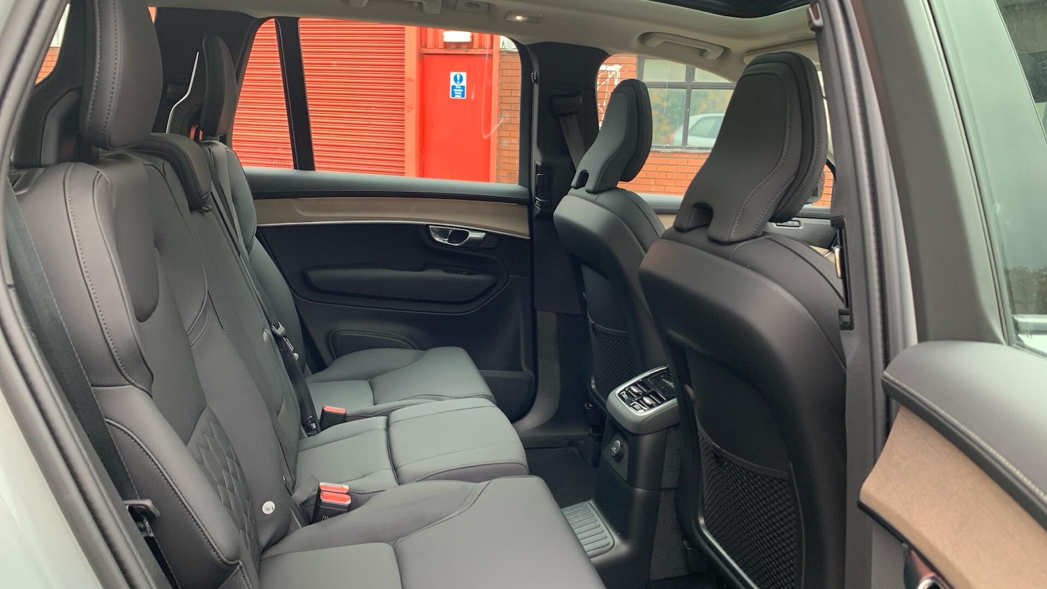 Used Volvo XC90 2025 for sale - 76965227: Photo 7