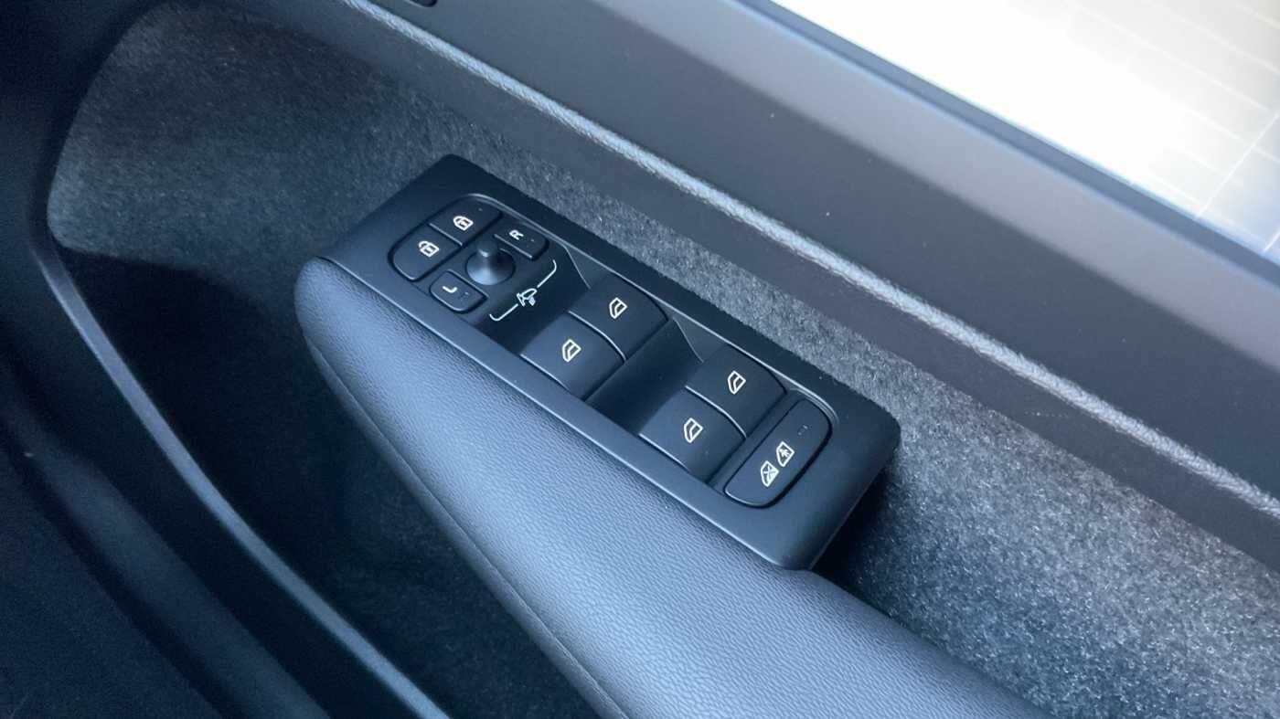 Used Volvo XC40 2025 for sale - 77202489: Photo 17