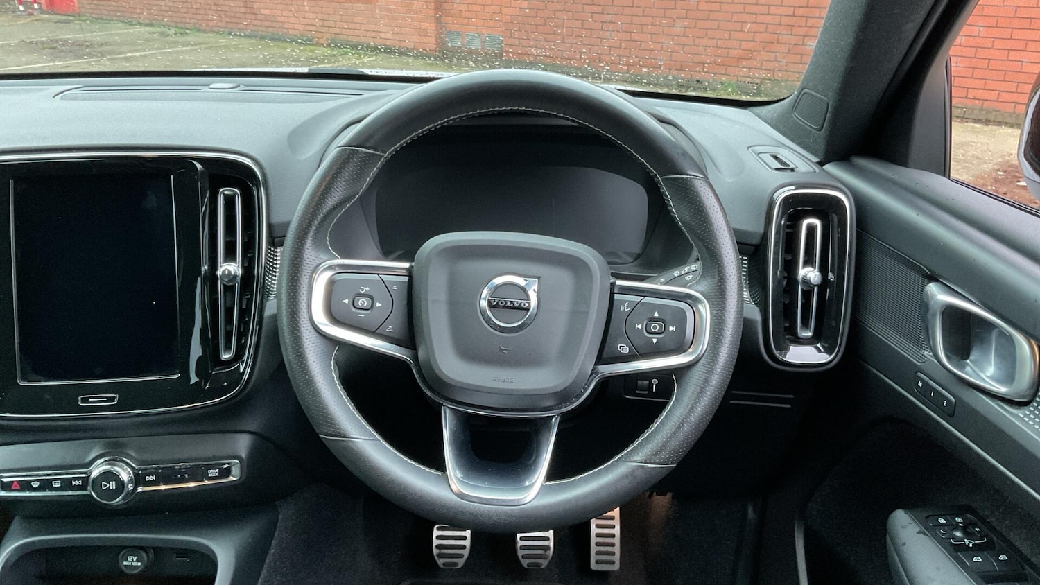 Used Volvo XC40 2021 for sale - 76689471: Photo 11