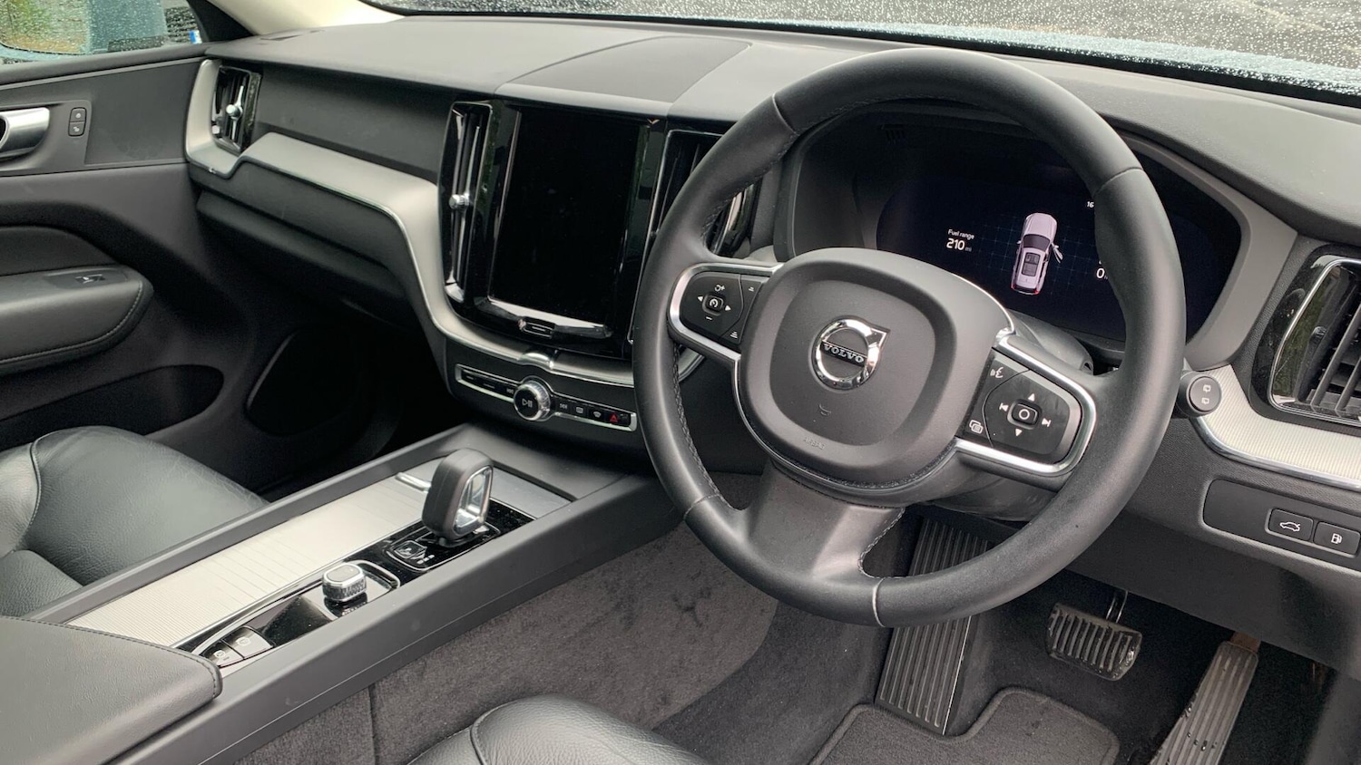Used Volvo XC60 2023 for sale - 76084075: Photo 5
