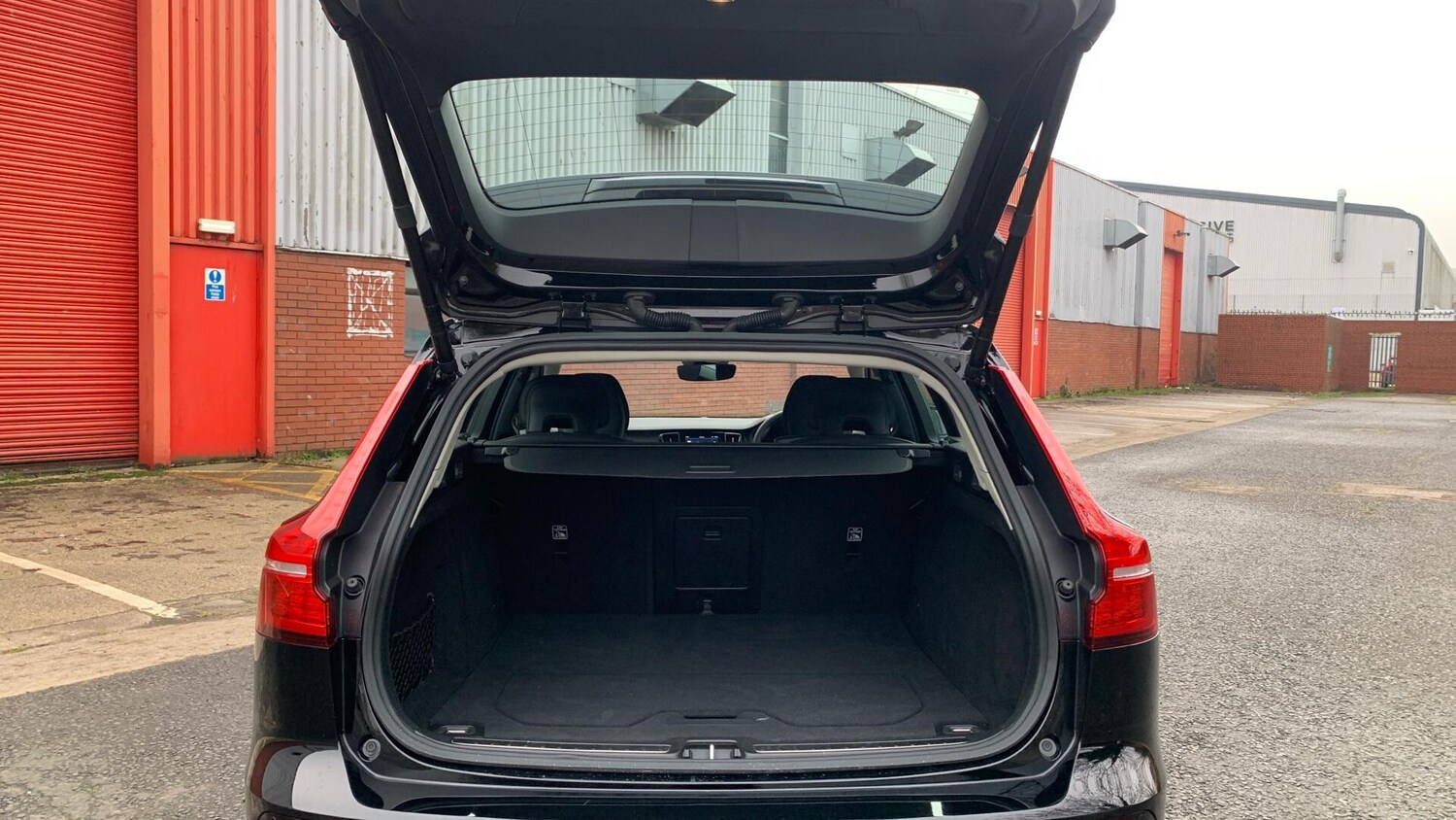 Used Volvo V60 for sale - 77376885: Photo 13