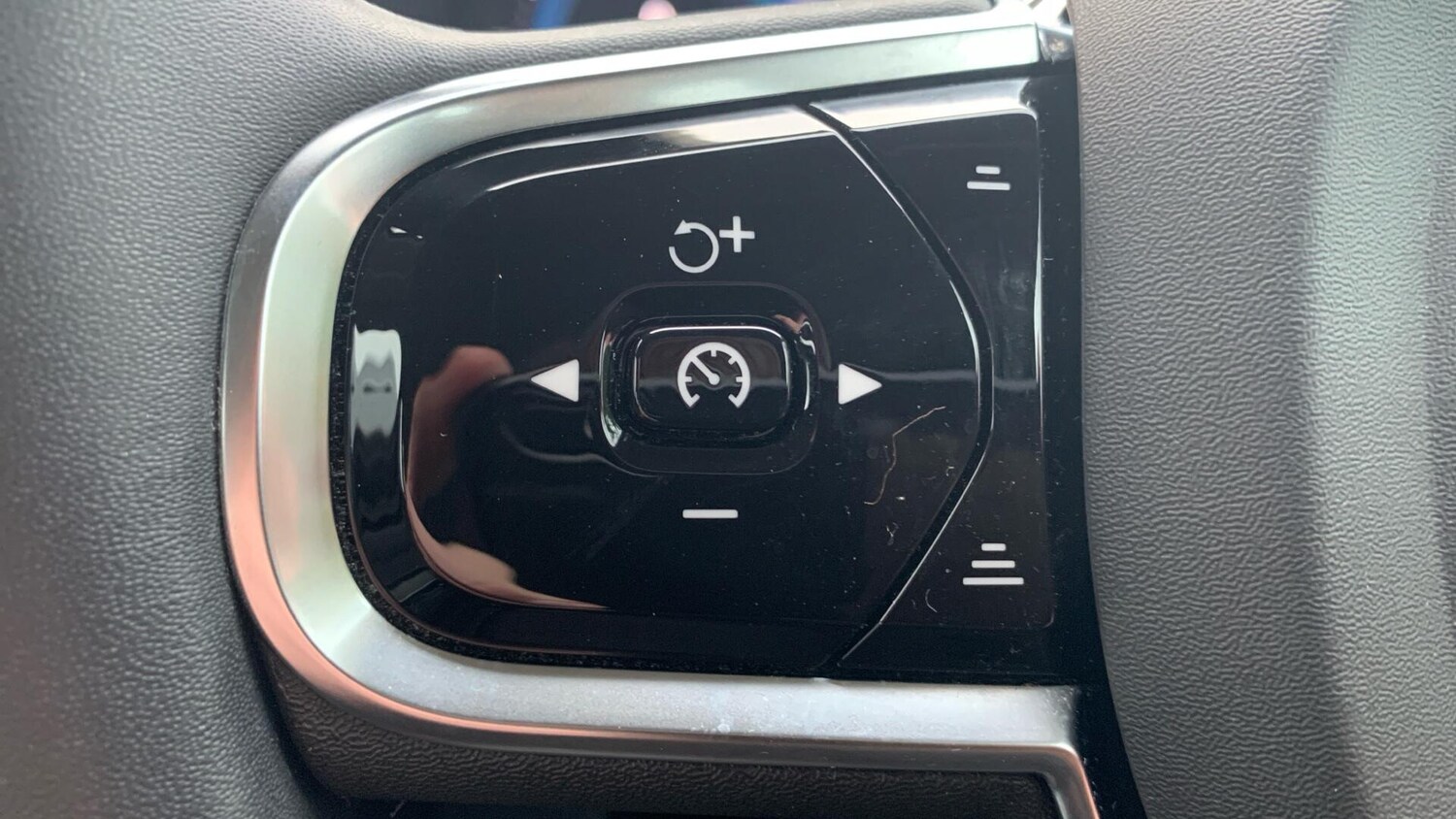 Used Volvo V60 for sale - 77376885: Photo 21