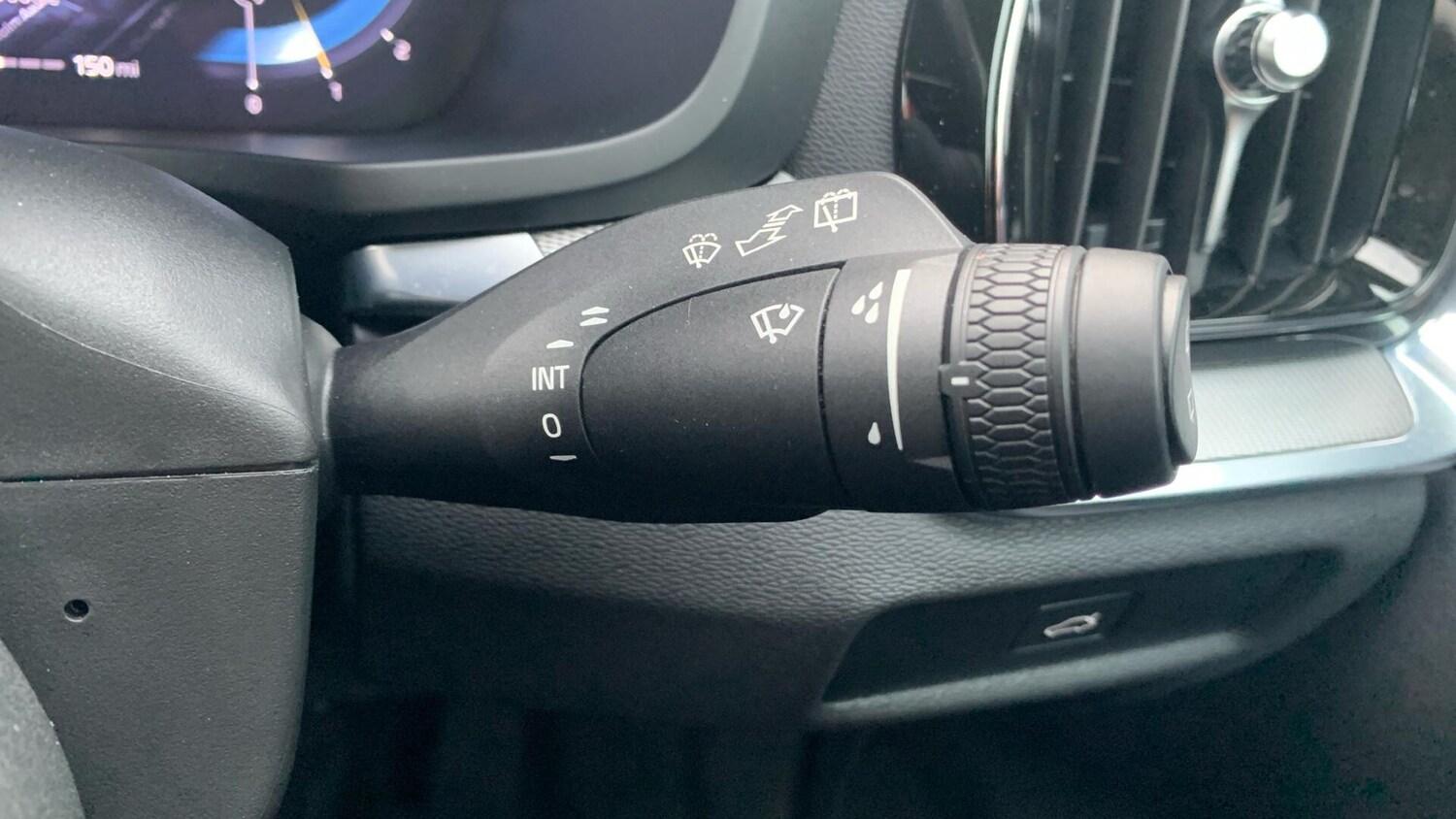 Used Volvo V60 for sale - 77376885: Photo 23