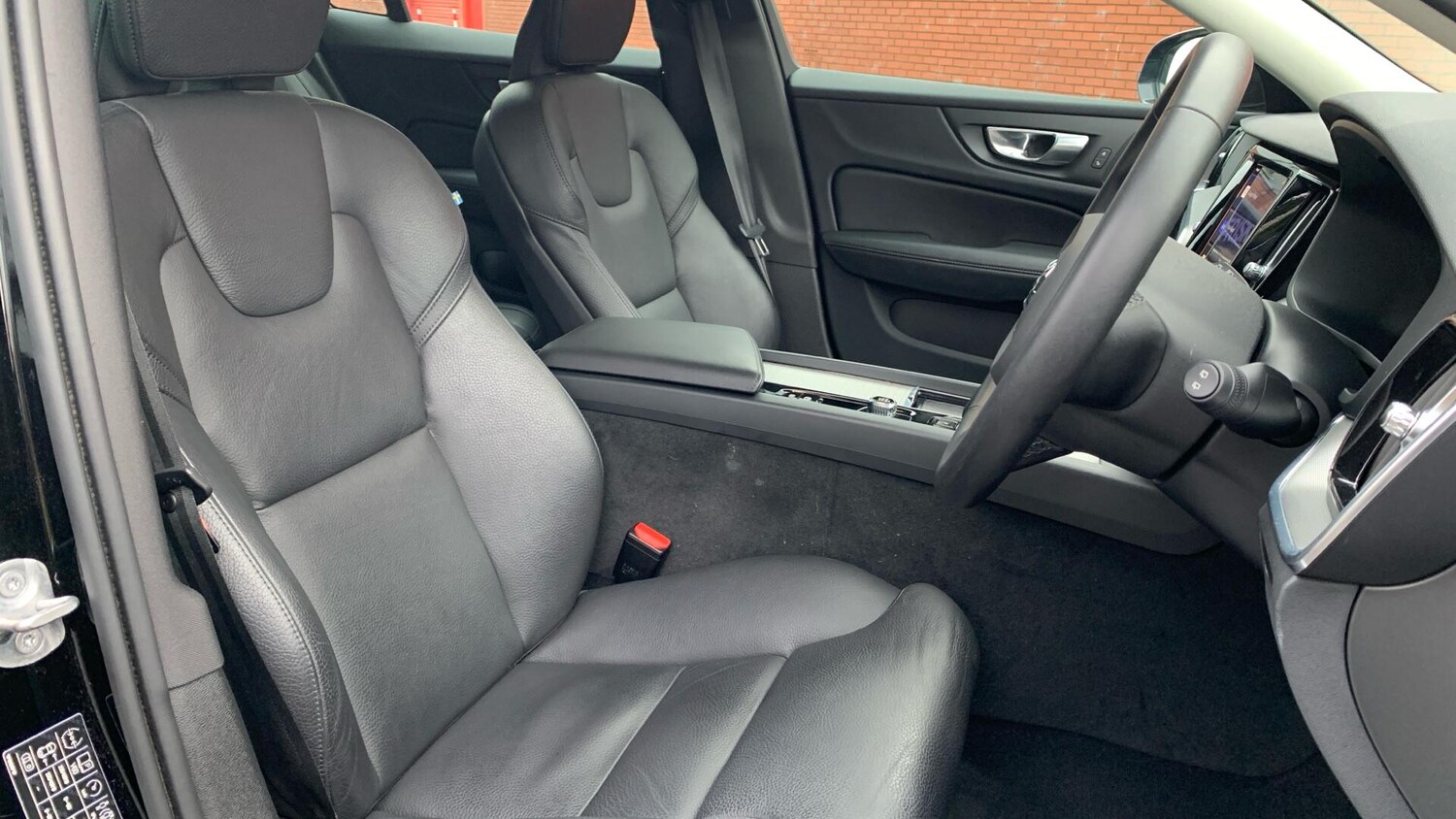 Used Volvo V60 for sale - 77376885: Photo 31