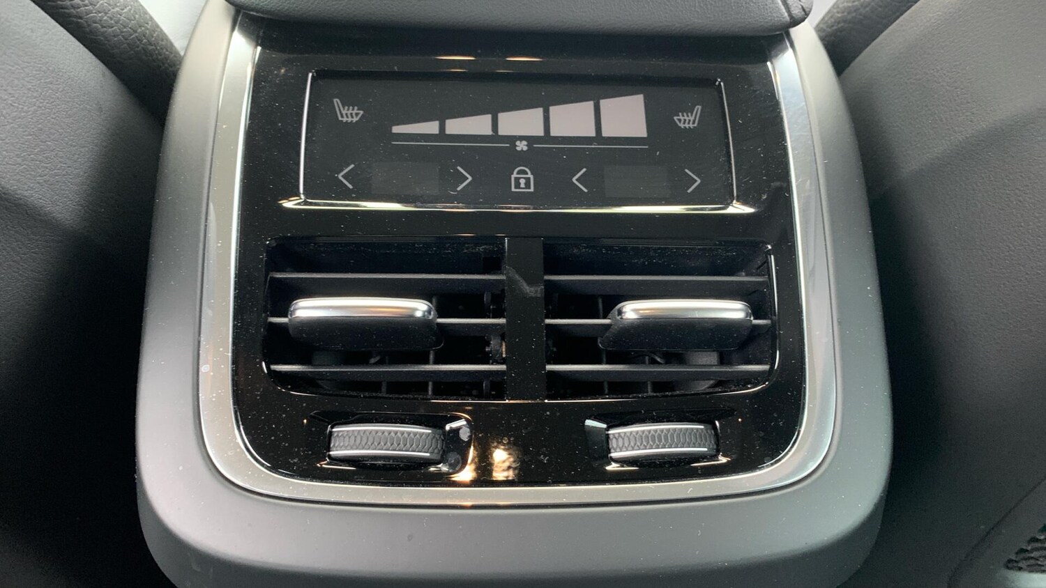 Used Volvo V60 for sale - 77376885: Photo 36